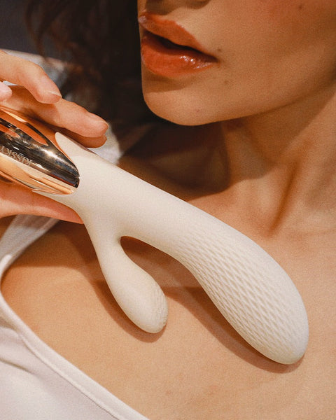 Kissky Crave Venus Luxury Rabbit Vibrator + Premium Jewellery Box Case