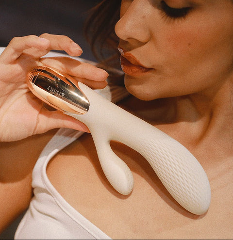 Kissky Crave Venus Luxury Rabbit Vibrator + Premium Jewellery Box Case