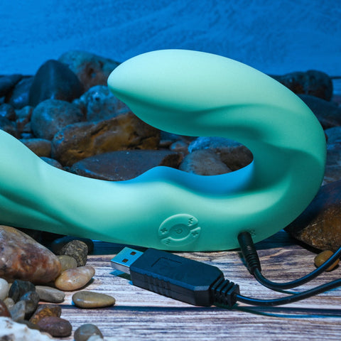 Strapless Seashell Wearable Dual Vibe with Remote